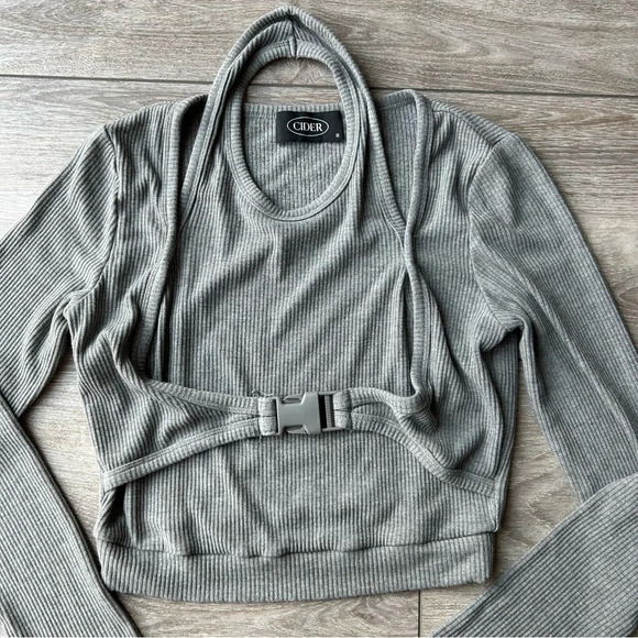 Cinder Long Sleeve  Buckle Top in Grey - Picture 7 of 14